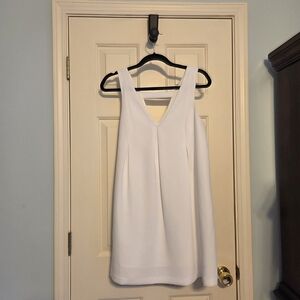 Elegant White Sleeveless Dress